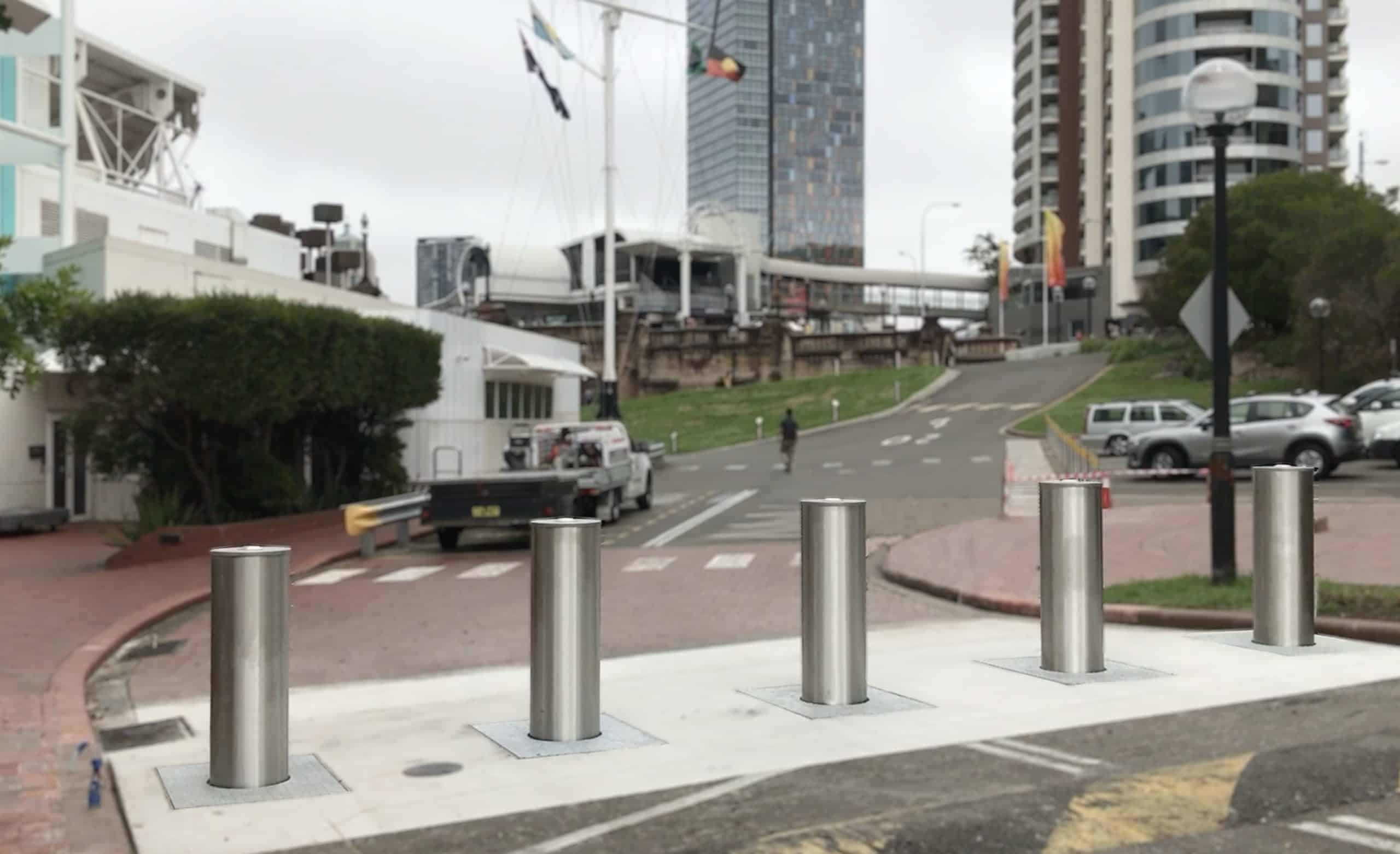 M30 & M50 BOLLARDS (Static & Auto)